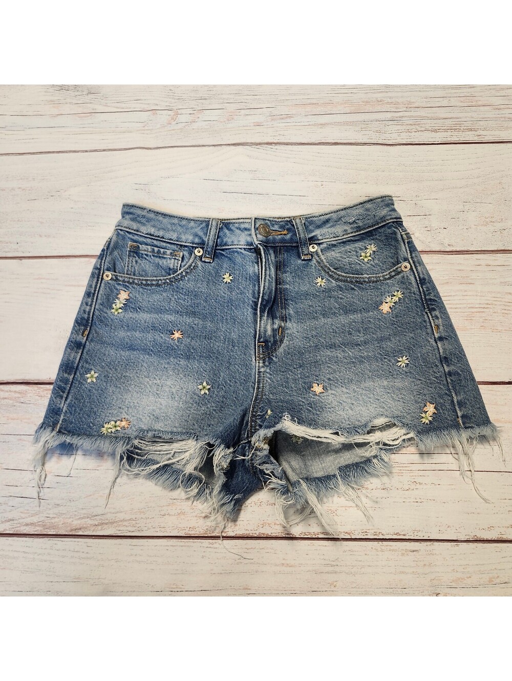 American Eagle Mom Short Denim Shorts with Embroidered Flowers Size 00
